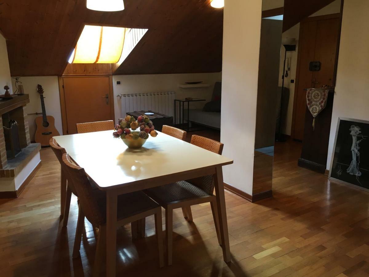 Happy House Apartment Gubbio Luaran gambar
