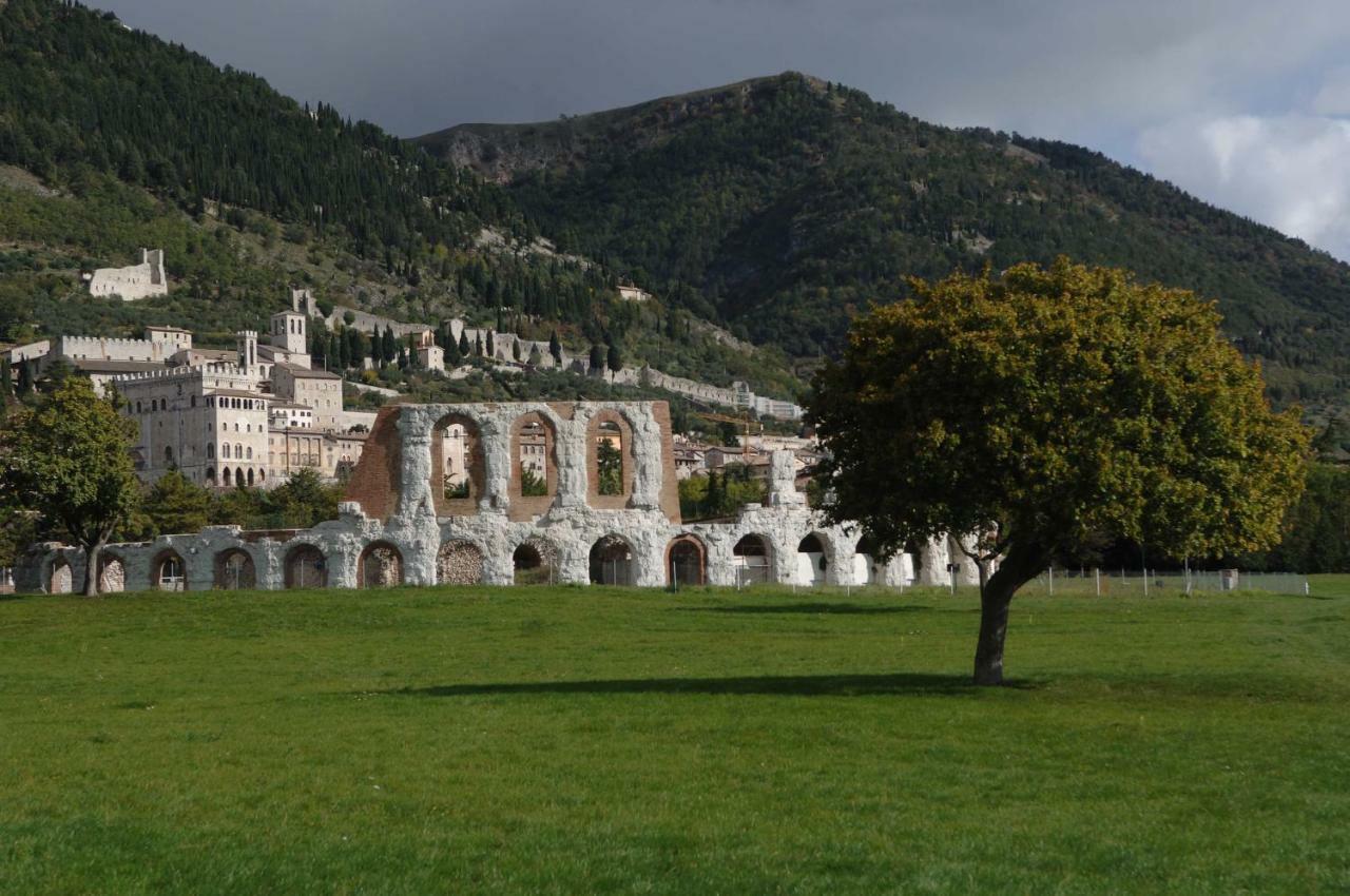Happy House Apartment Gubbio Luaran gambar